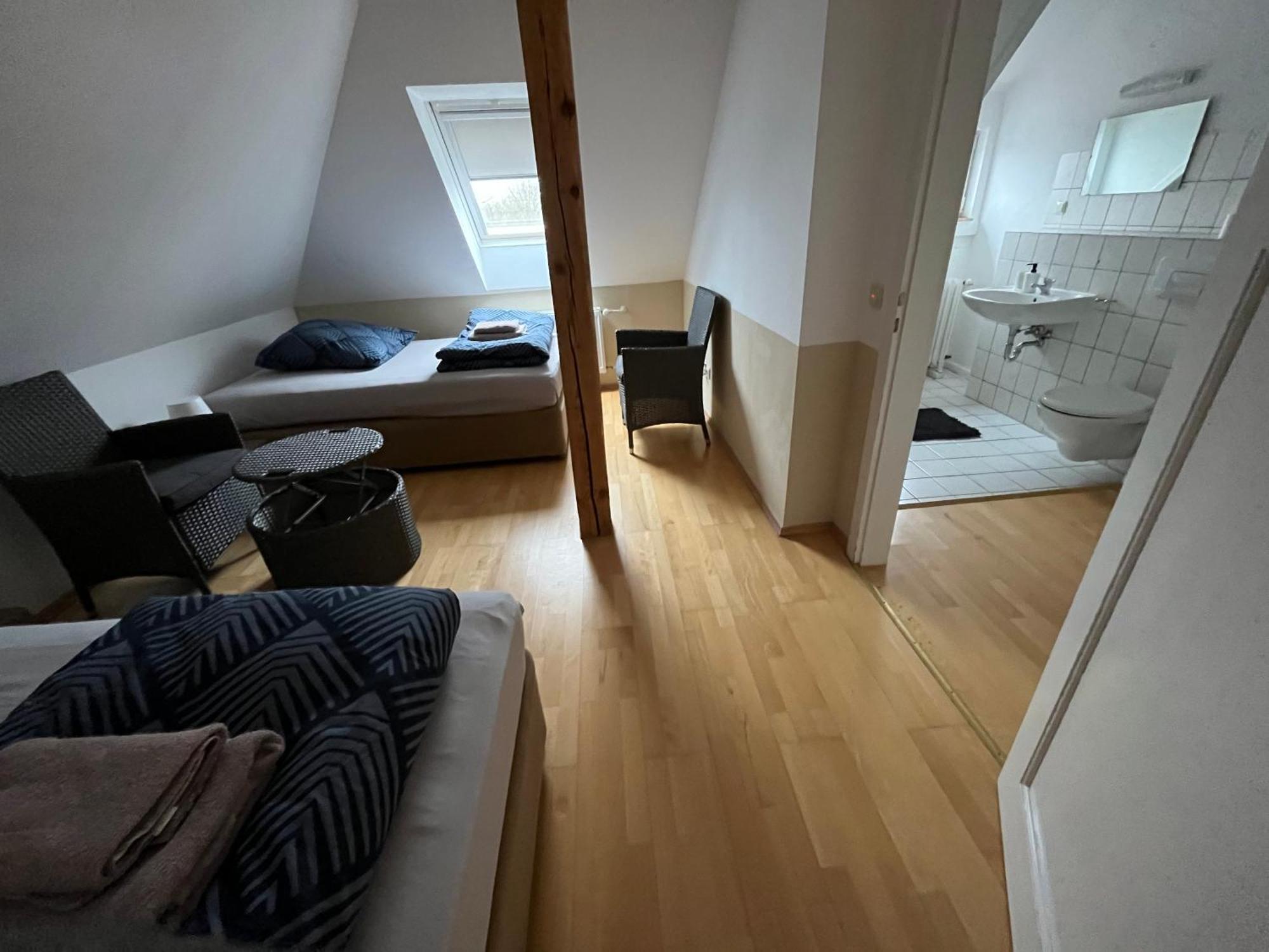 Doppelzimmer-Bad-Kuehlschrank-Tv-19 Meine Екстер'єр фото